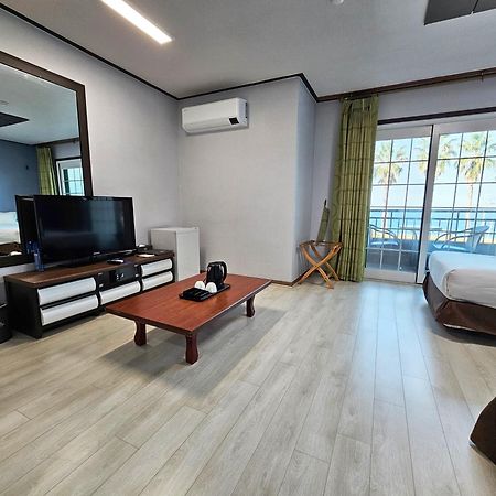 Sea Cliff Hotel Jeju Eksteriør billede
