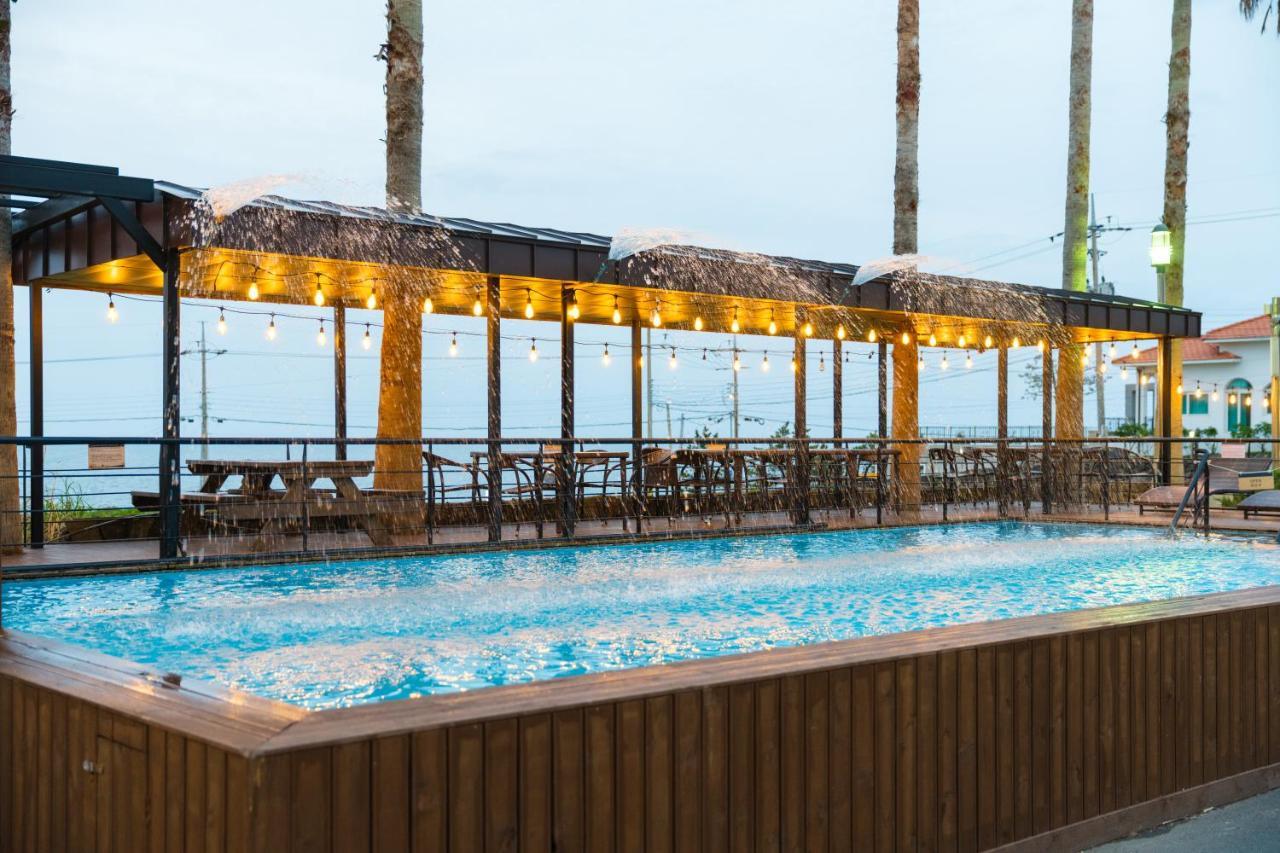 Sea Cliff Hotel Jeju Eksteriør billede