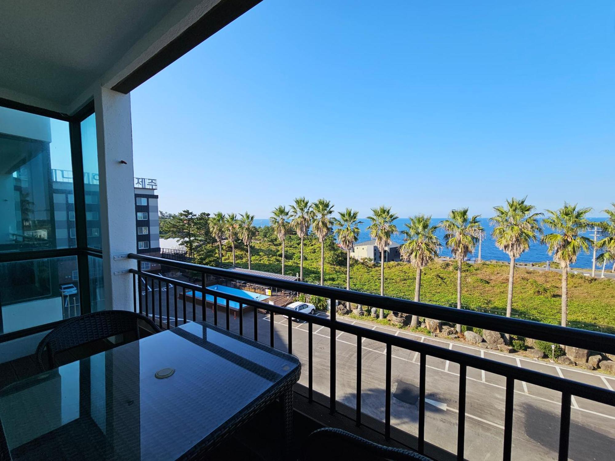 Sea Cliff Hotel Jeju Eksteriør billede