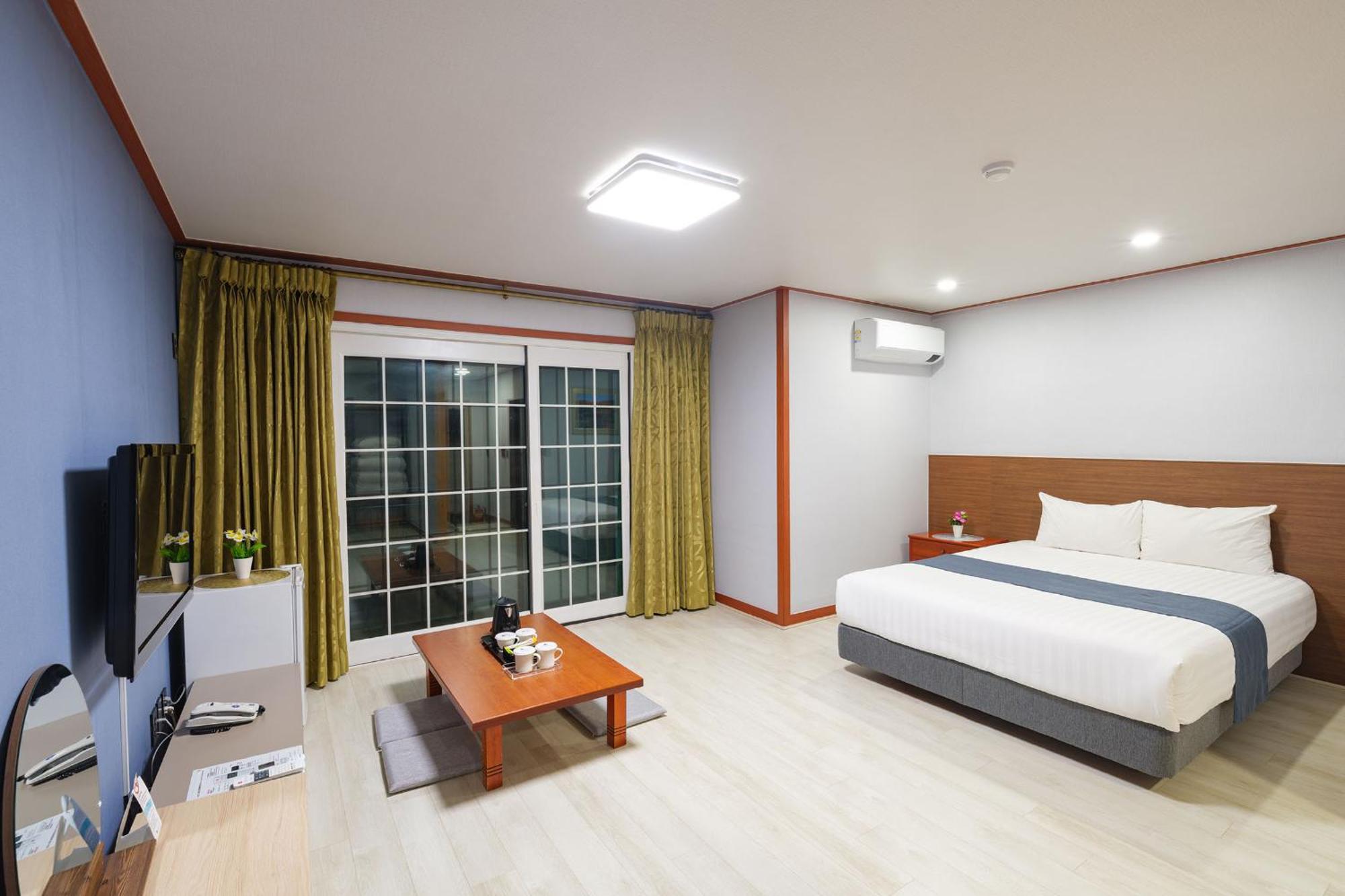 Sea Cliff Hotel Jeju Eksteriør billede