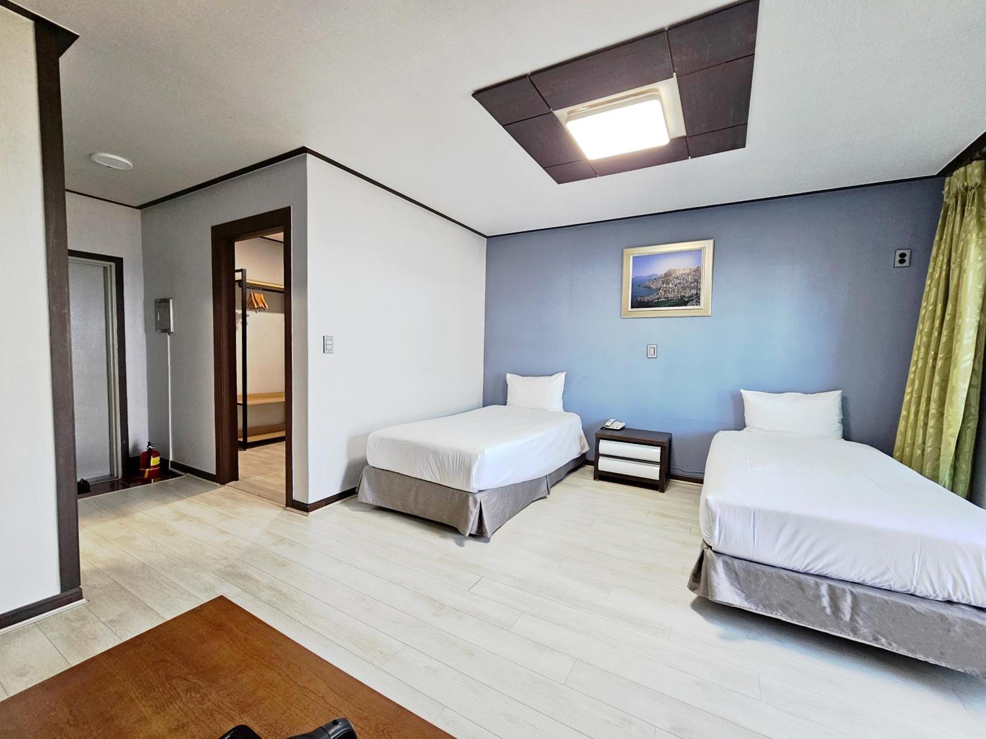 Sea Cliff Hotel Jeju Eksteriør billede