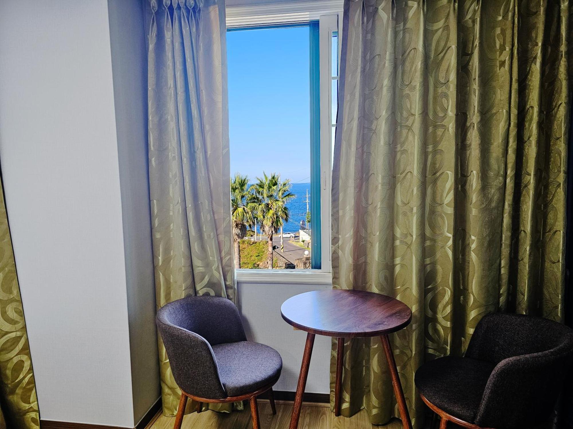 Sea Cliff Hotel Jeju Eksteriør billede